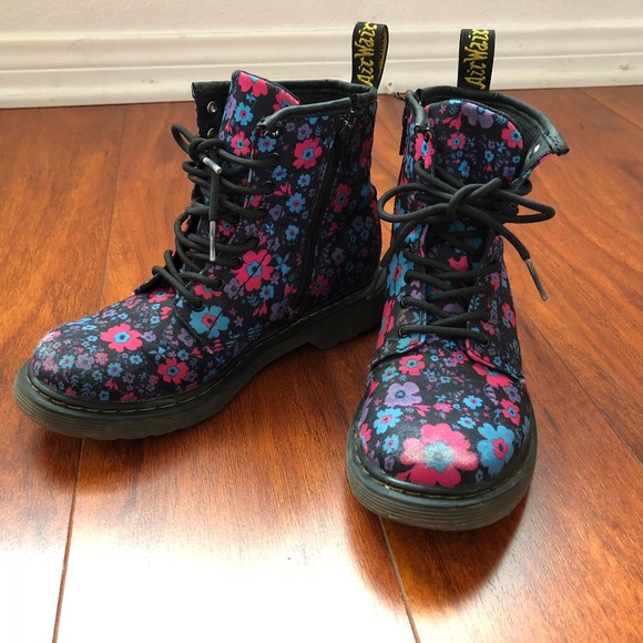 dr martens kids size 2